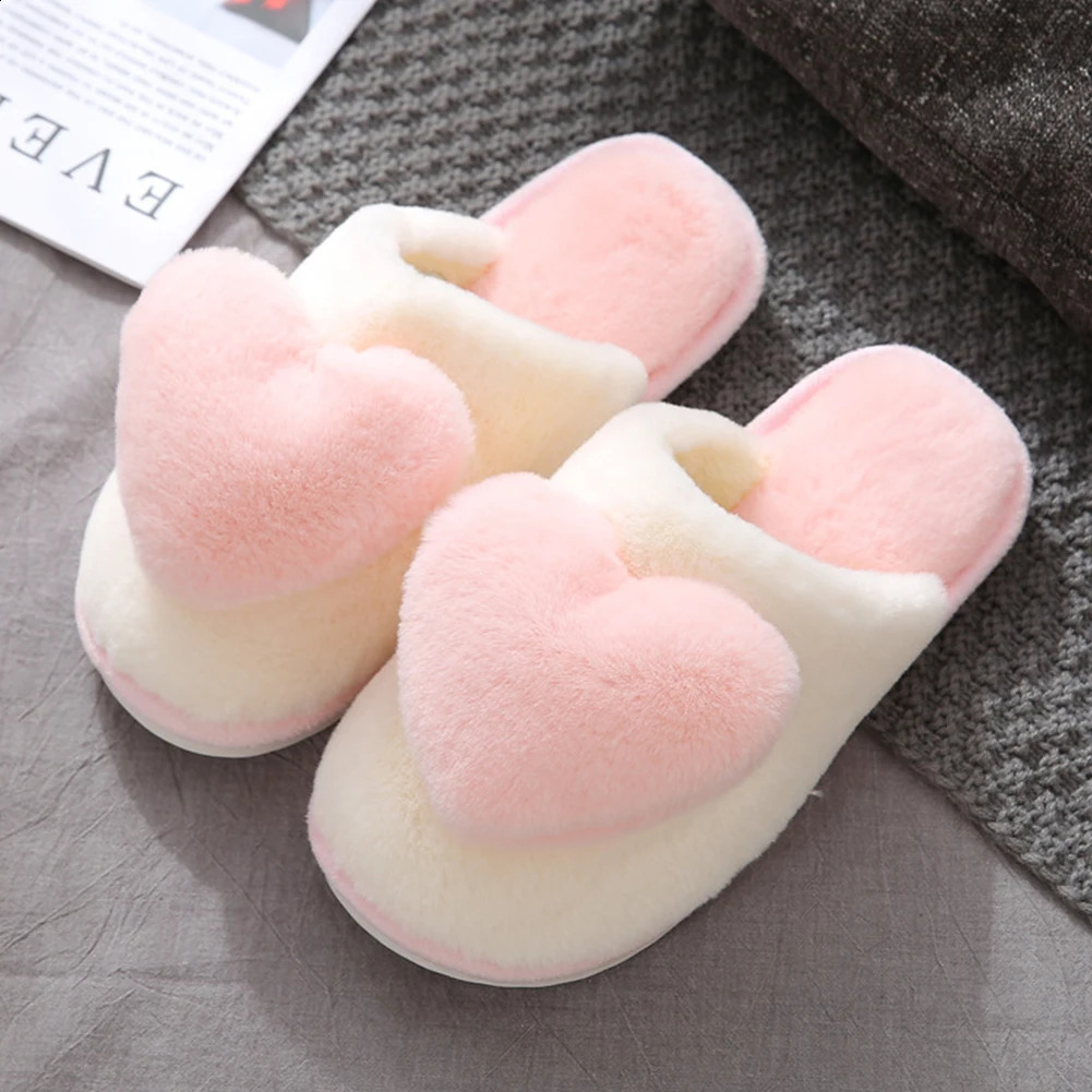 Unisex Plush Heart Slippers Non-Slip Fluffy Heart Slippers Soft Winter Platform Slippers Couple Indoor Slippers 241223
