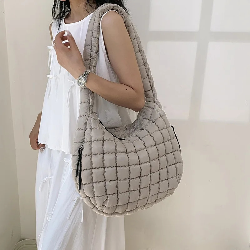 Larger Capacity Puffer Tote Bag Casual Shopping Bag Elegant Purple Soft Nylon Padded Shoulder Bags Simple Trend Women Handbag 241223