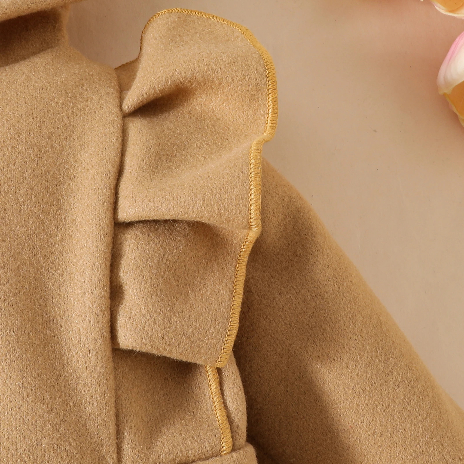 Solid hooded single-breasted coat for babies and girls in autumn and winter 241223