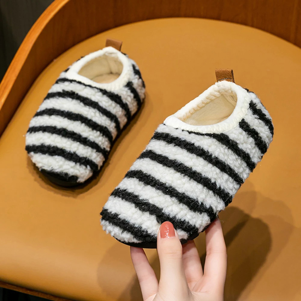 Kids Plush House Shoes Fluffy Home Slippers Non Slip Fuzzy Socks Slippers Light Barefoot Walking Shoes for Kids Boys Girls 241223