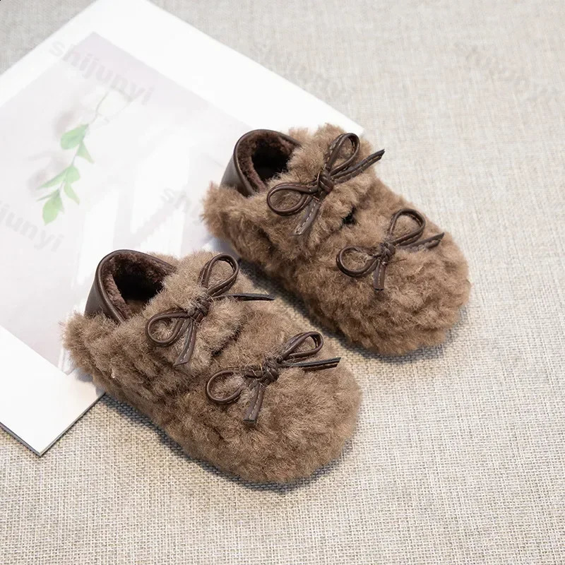 Warm Lambwool Shoes for Girls 2025 Furry Ballet Flats Baby Kids Baby Winter Soft Plush Mary Janes Shoes with Double Bowknot 241223
