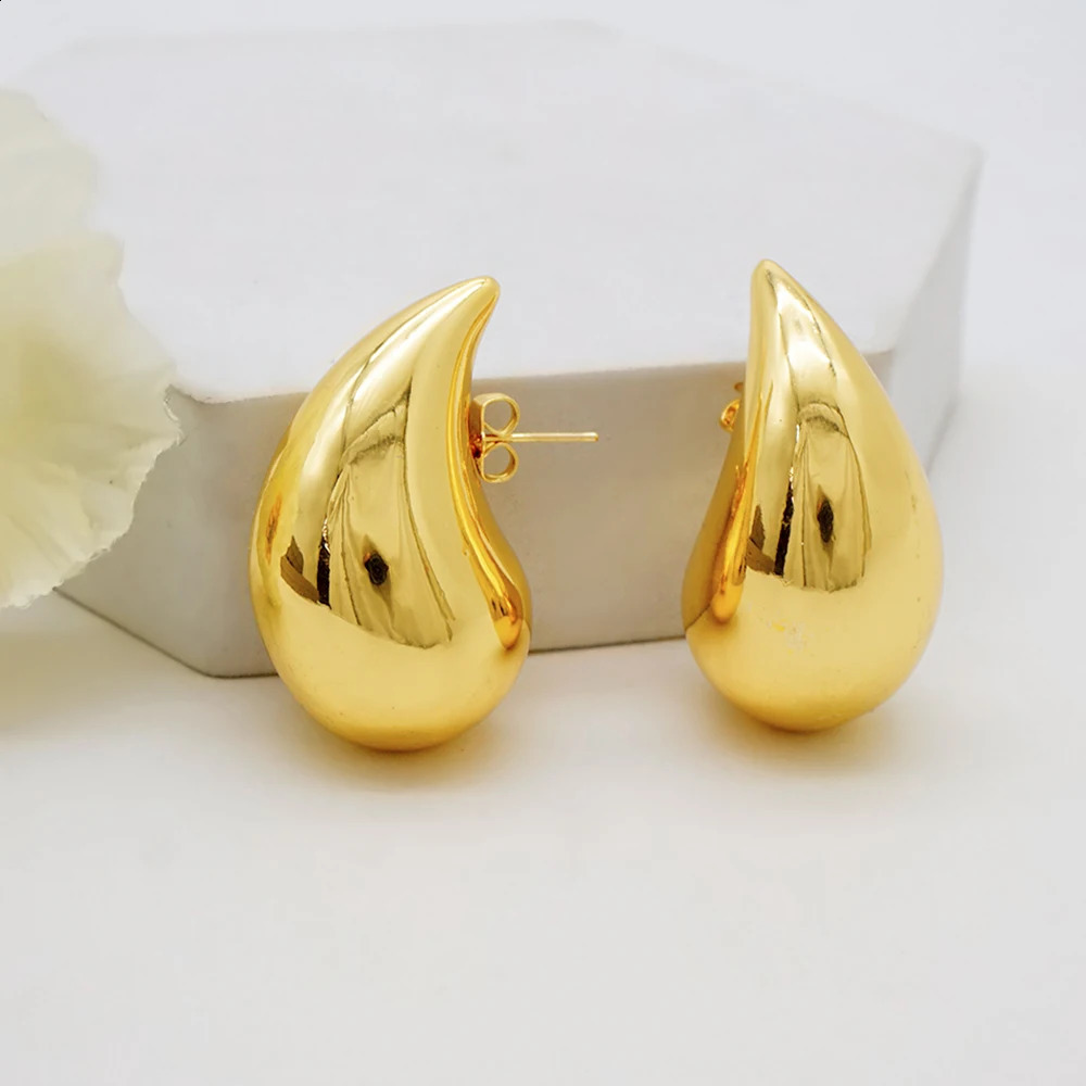Golden large-sized water droplet hollow earrings for womens fashion earrings 241224