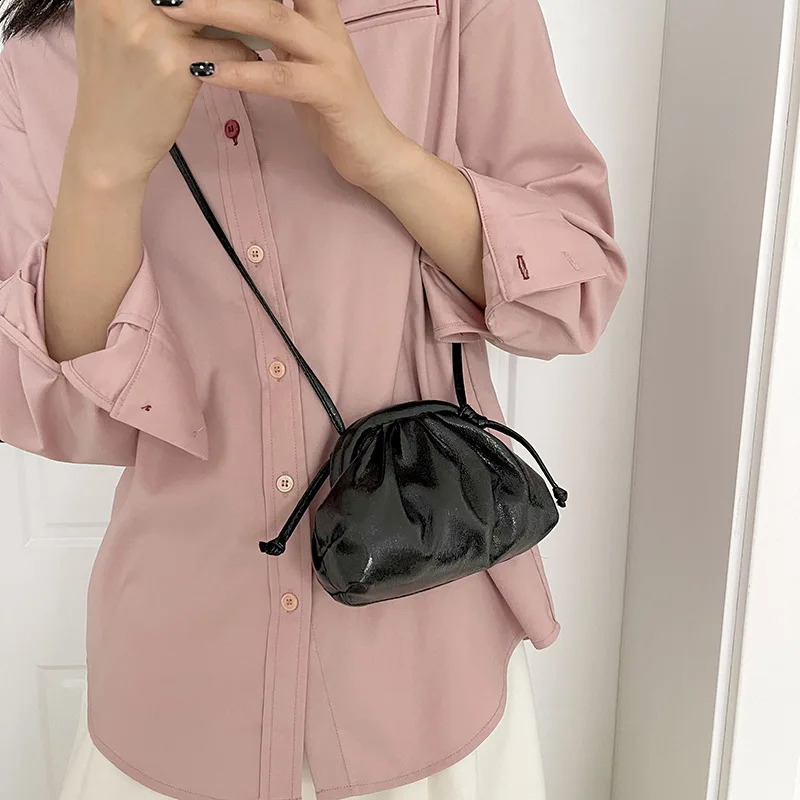 Fashion Woman Pleated Small Laser Crossbody Bag Simple Soft PU Leather Cloud Shoulder Bag Evening Party Clutches Purse Female 241223