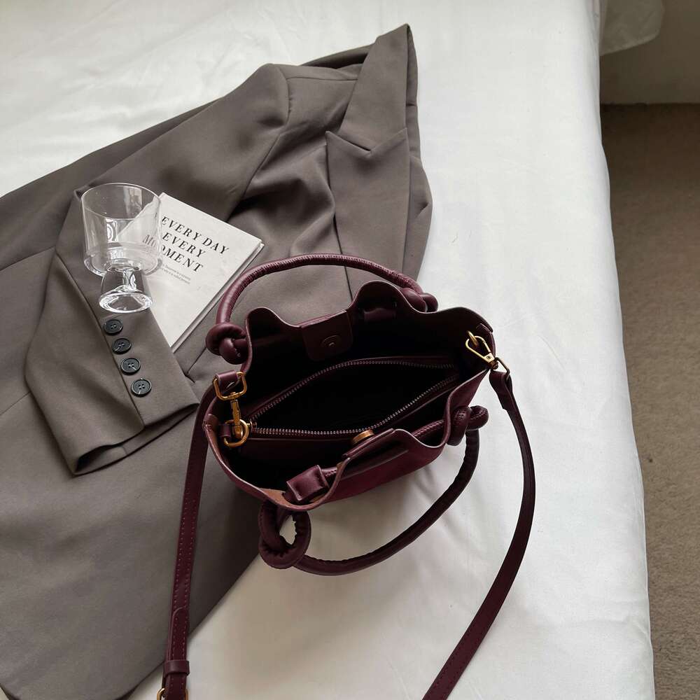 Women's Bags Handbag Retro Leather Ruffled Handbag Fashion With Removable Strap High-Grade Single Shoulder Bag