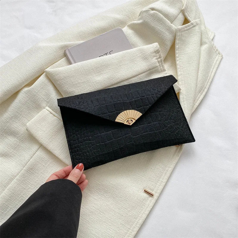 Casual Ladies Clutch Bag Simple Handheld Envelope Bags Felt Indentation Handbag Solid Color Business Womens Trend Bag 241224