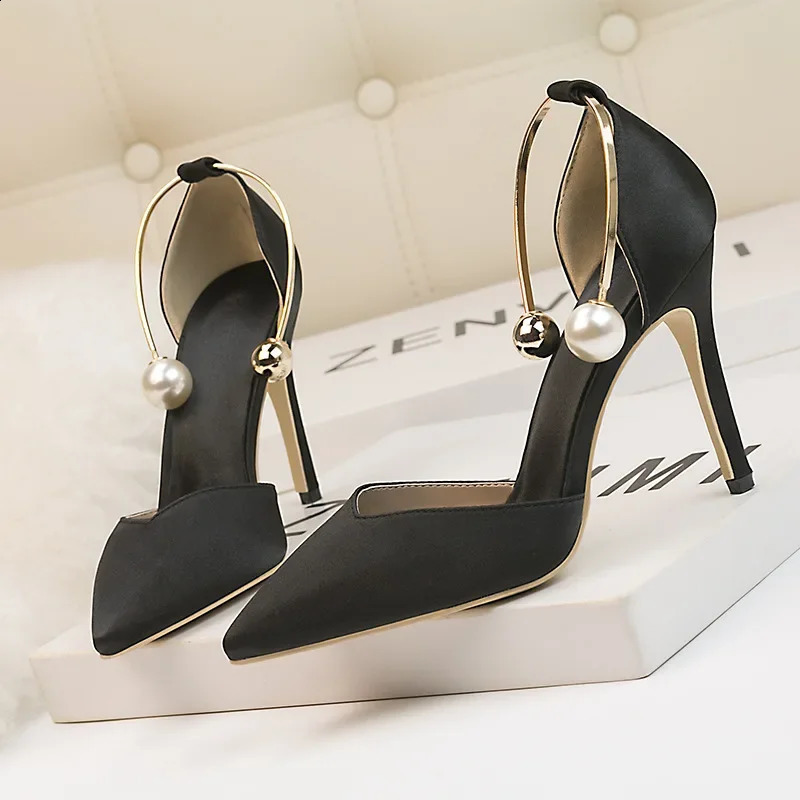 Womens pearl high heels Korean fashion sandals solid color party wedding bride pump Saltos Alto Feminina 241223