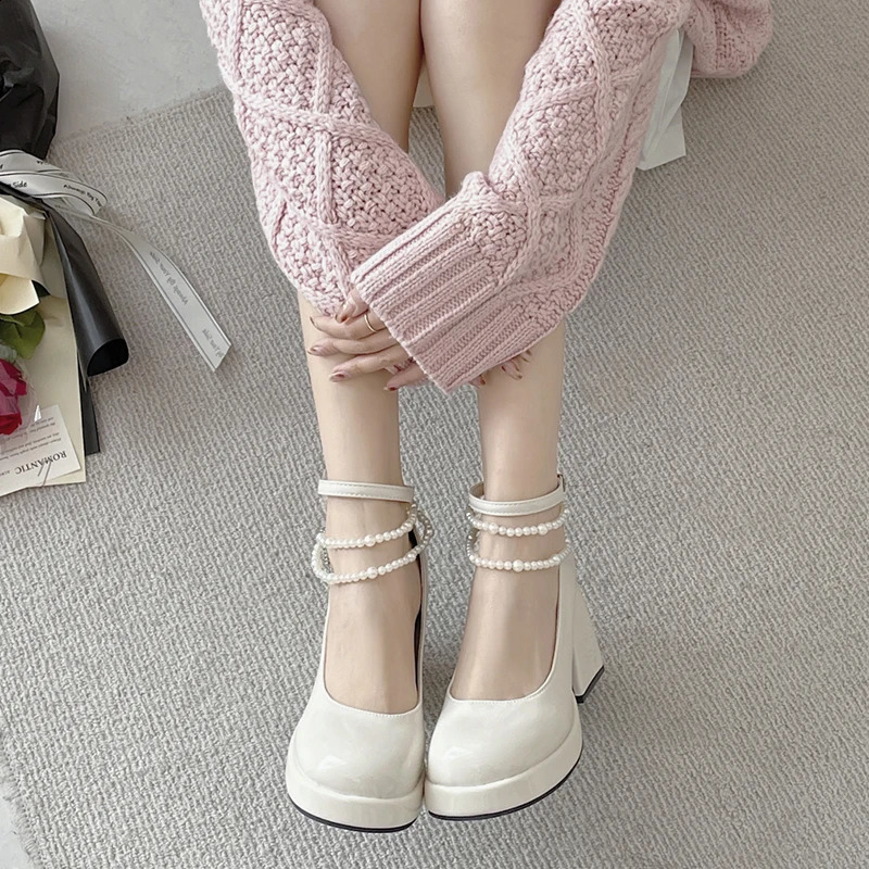 Retro High Heels Mary Jane Womens Shoes Patent Leather Platform Pump Womens Pearl Chain Thick High Heels Womens Shoes 241223