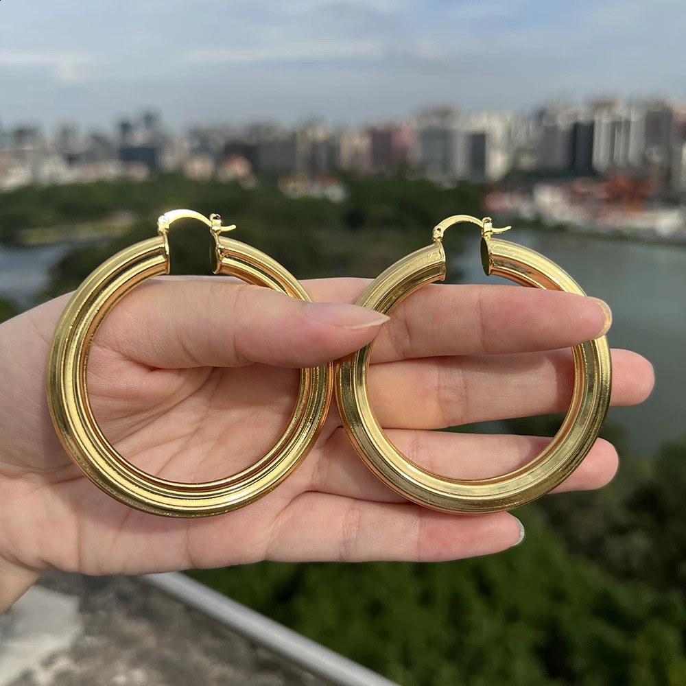 Big Hoop Earrings for Women Thick Metal Gold Color Twisted Loop Earrings 2025 Stud Trend Charm Large Earring 241224