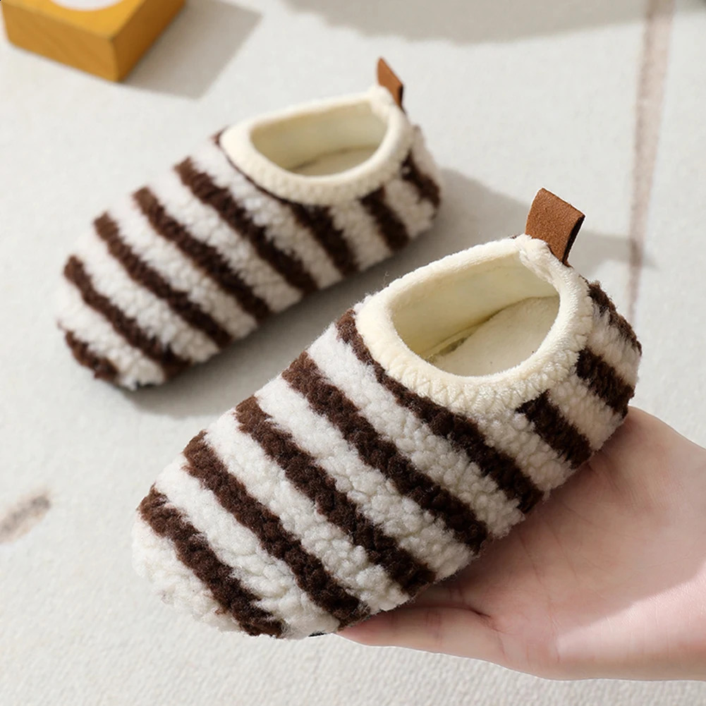 Kids Plush House Shoes Fluffy Home Slippers Non Slip Fuzzy Socks Slippers Soft Thermal Indoor Slippers for Kids Boys Girls 241223