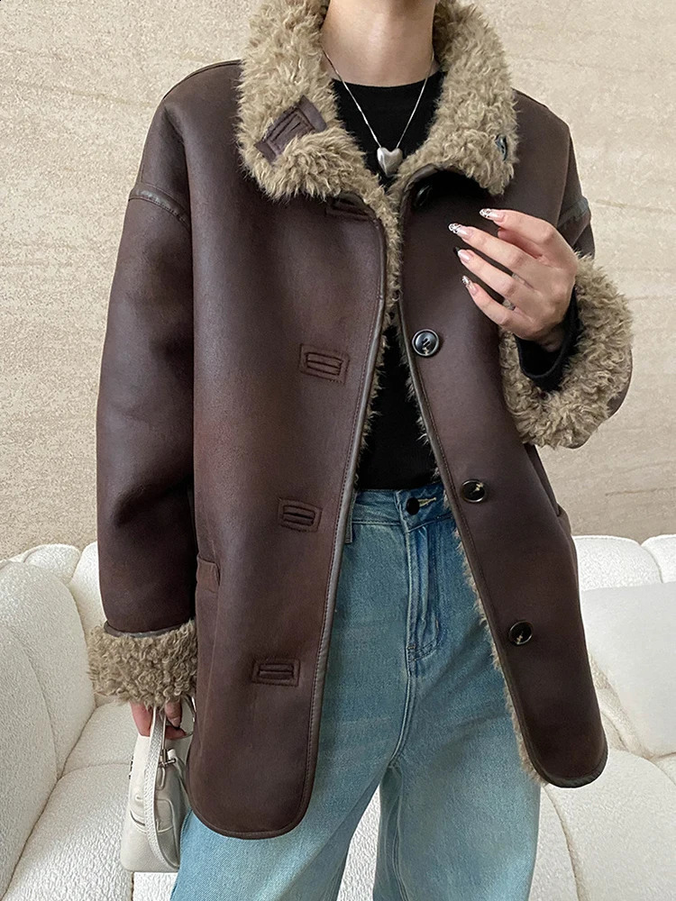 LANMREM Fashion Womens Lamb Wool Coat Office Lady Turndown Collar Spliced PU Pockets Single Breasted 2025 Winter 2DC1113 241218