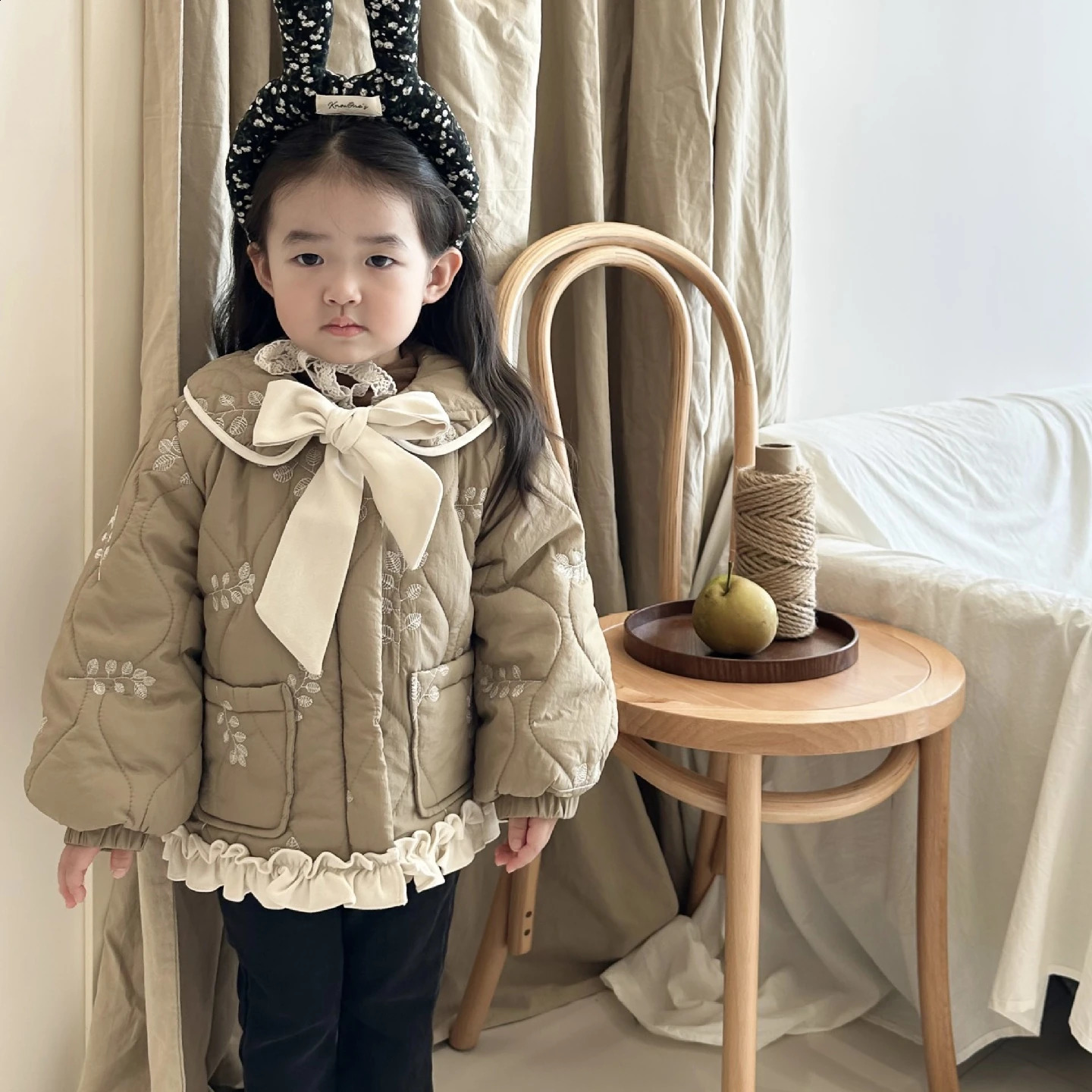 Childrens Winter Cotton Coat Babys Embroidered Flower Down Coat Girls Bow Round Neck Jacket Coat Kids Winter Jacket Parka 241223