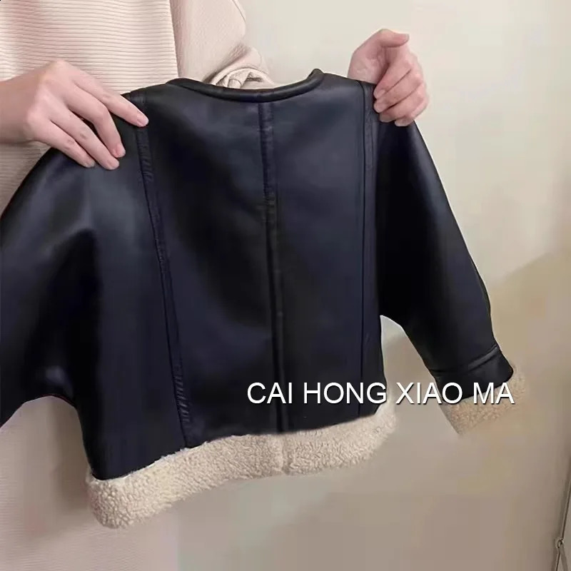 Korean Childrens Autumn Winter Girls Outerwear Fleece Warm Kids Girls Street Jacket Lamb Wool Baby Girls Leather Jacket 241223