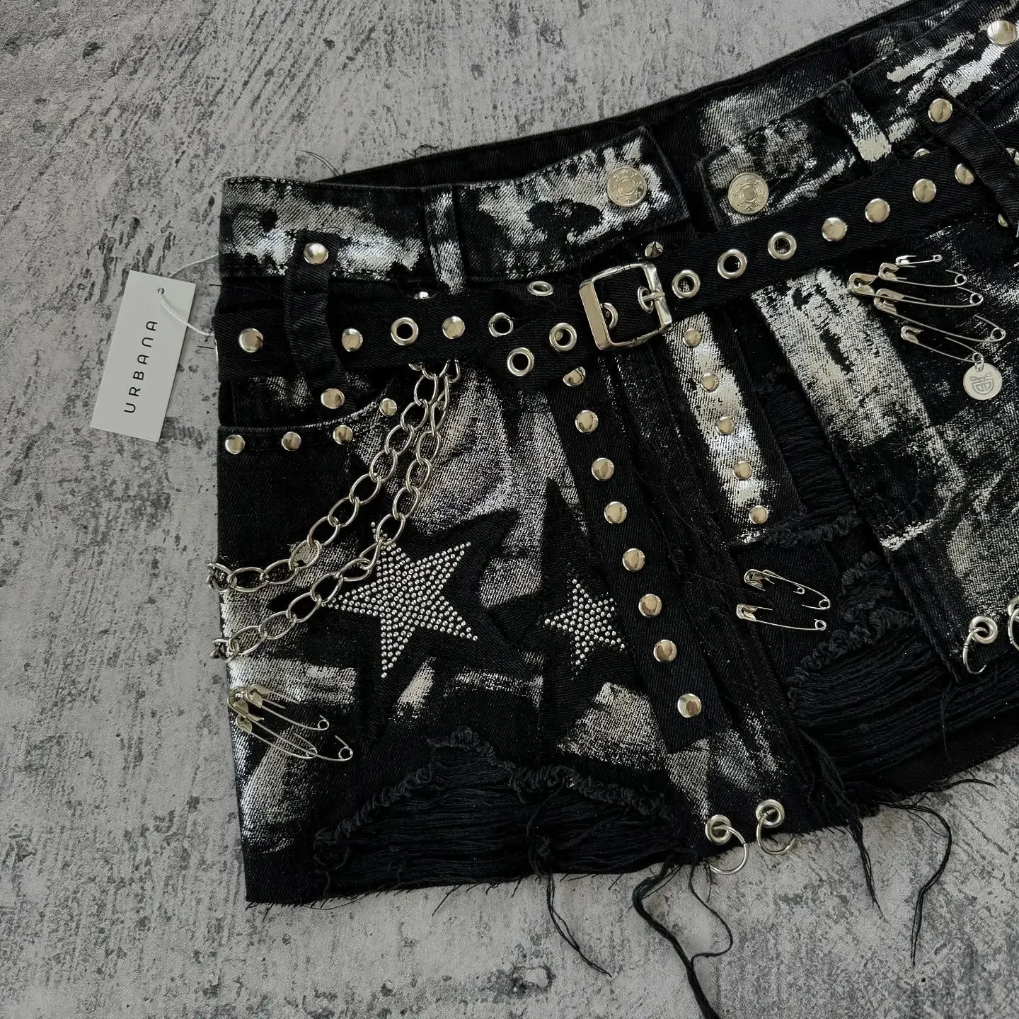 Streetwear Gothic girl retro denim skirt Harajuku star graphic mini skirt Y2K rhinestone rivet low waist slim suitable for hip skiing 241219