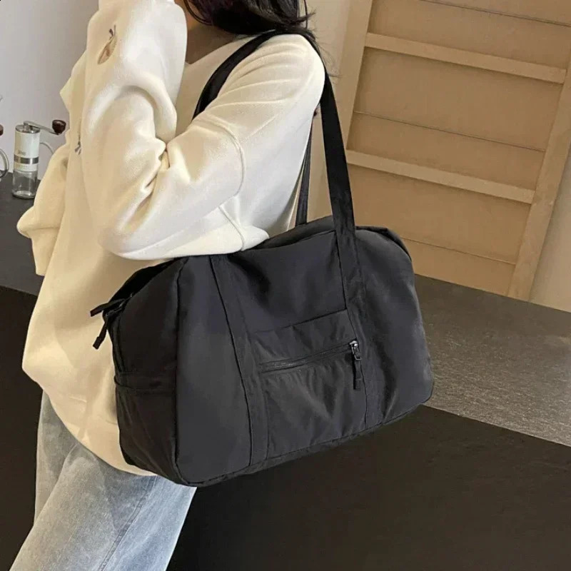 Casual Large Capaci Nylon Cloth Bag Women 2024 Fashion Shoulder ShortDistance Travel Fitness Bags 241213
