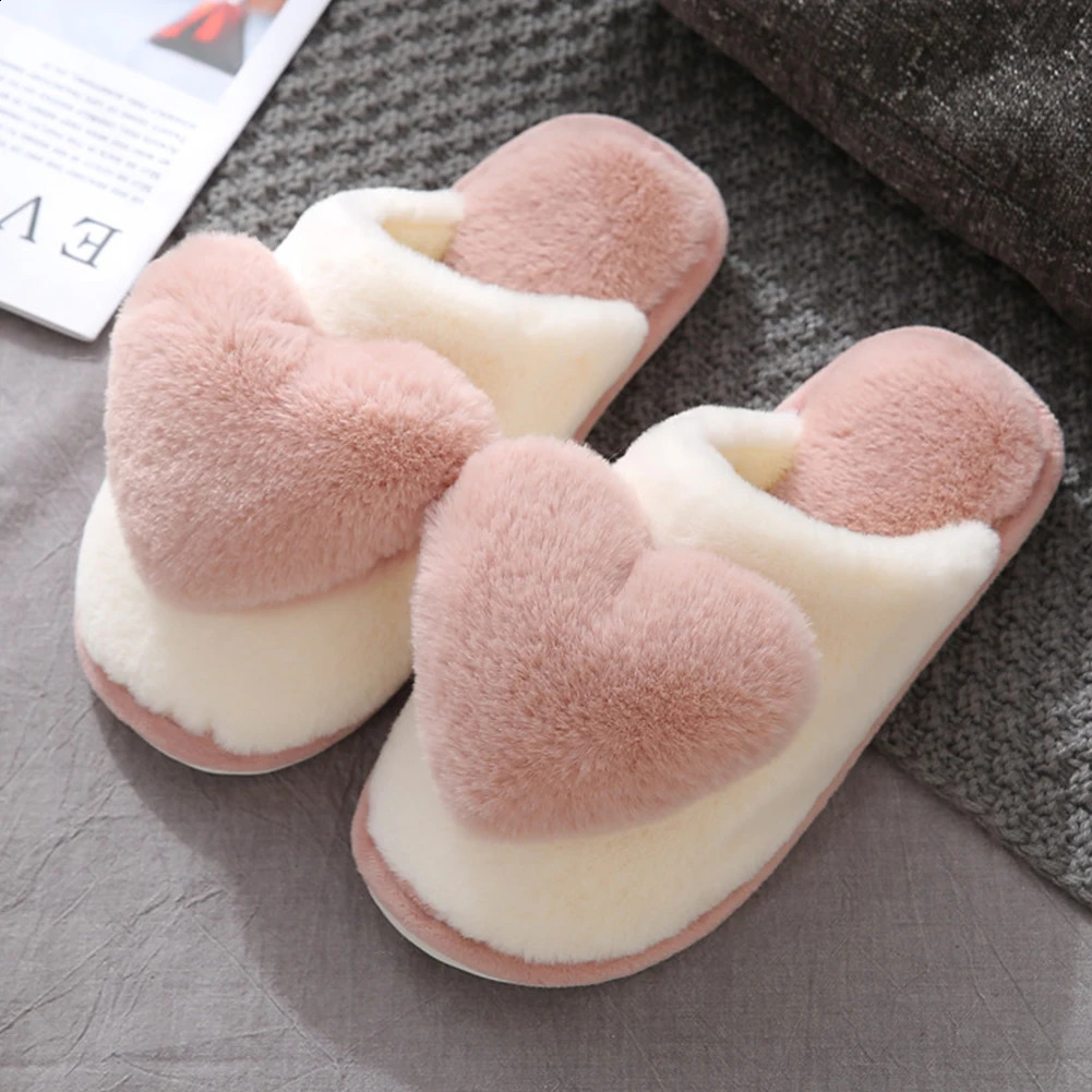 Unisex Plush Heart Slippers Non-Slip Fluffy Heart Slippers Soft Winter Platform Slippers Couple Indoor Slippers 241223
