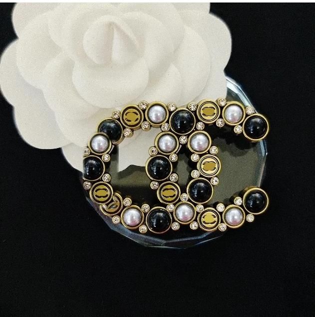 Luxury Classic Desinger Brooches Jewelry Women Brooches Suit Pin Gold Silver Brand Jewelry Accessories Party Gift 20style