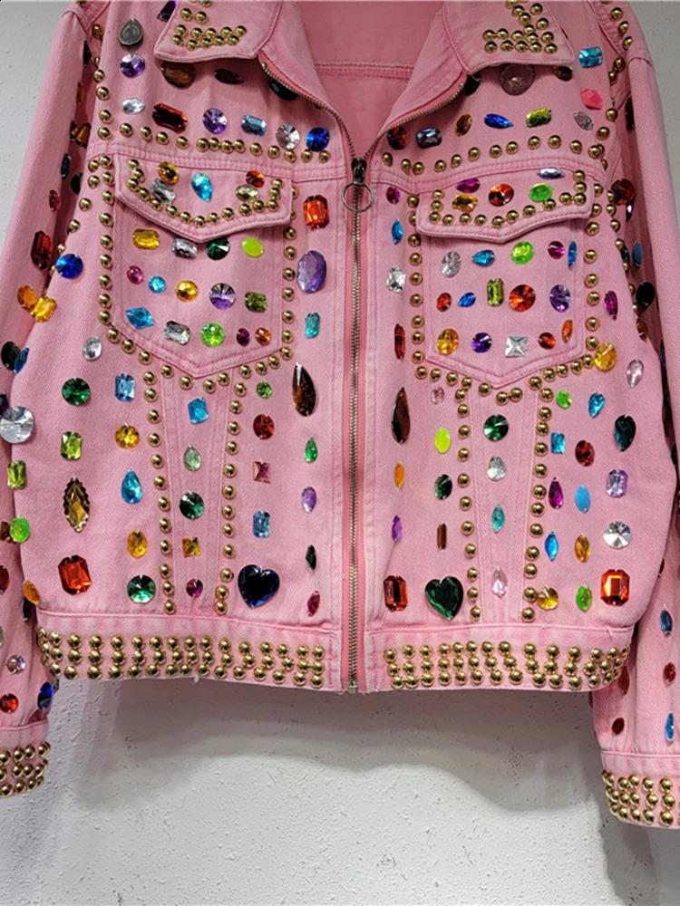 DEAT Womens Denim Coat Heart Diamonds Lapel Gold Rivet Pink Zipper Beading Single Breasted Jackets 2025 Spring Fashion 241223