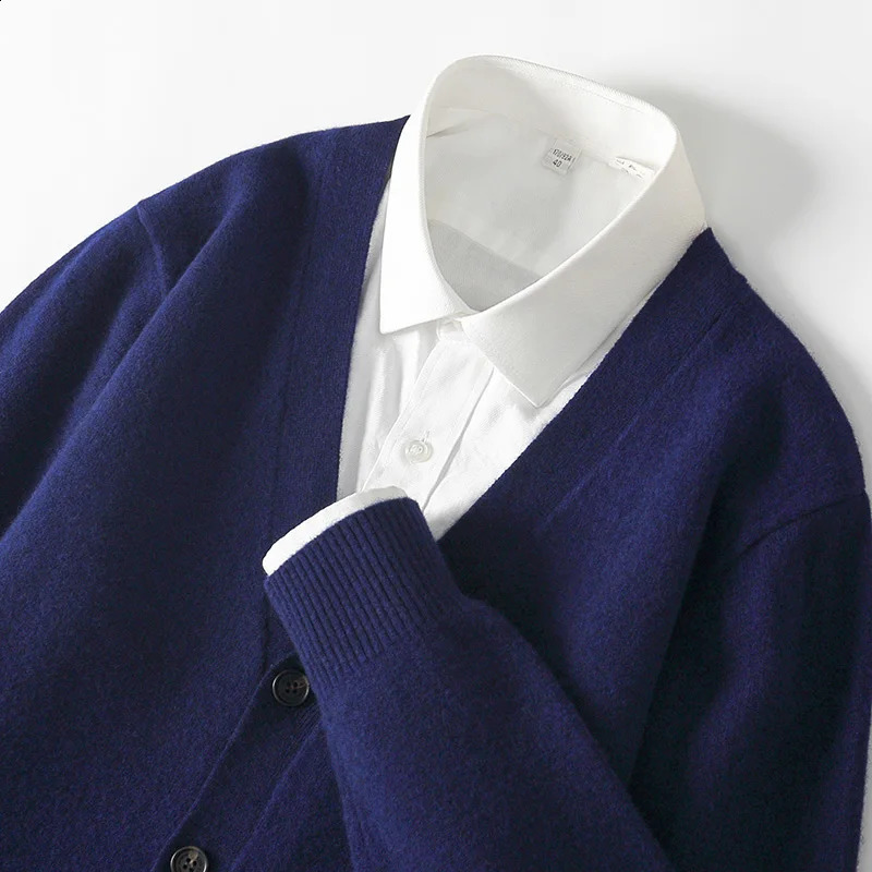 100% Merino wool mens V-neck cardigan cashmere sweater knitted high-quality solid color sweater for autumn and winter 241223