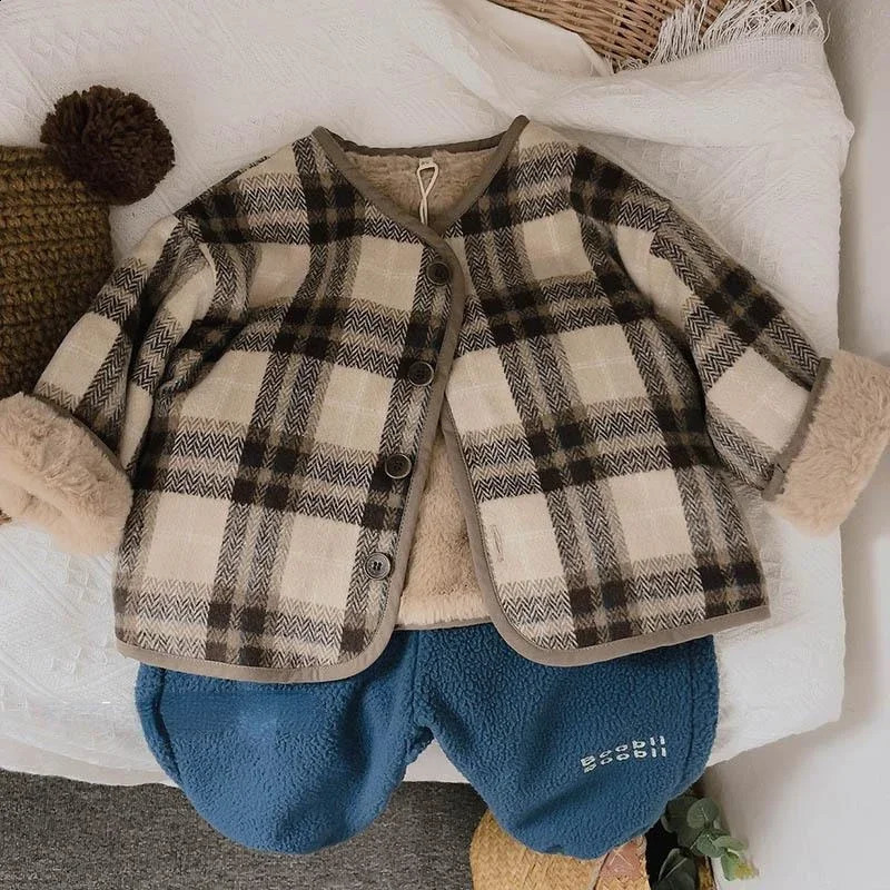 Woolen Plaid Childrens Plush Coat Korean Version Autumn and Winter Boys and Girls Coats Loose Baby Cotton Padded Clothes 241223