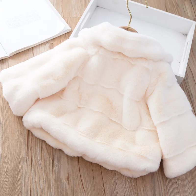Fall winter baby clothes coats for girls infant outfits bow faux fur jacket outerwear 1 year babys birthday cloak shawl coats 241223