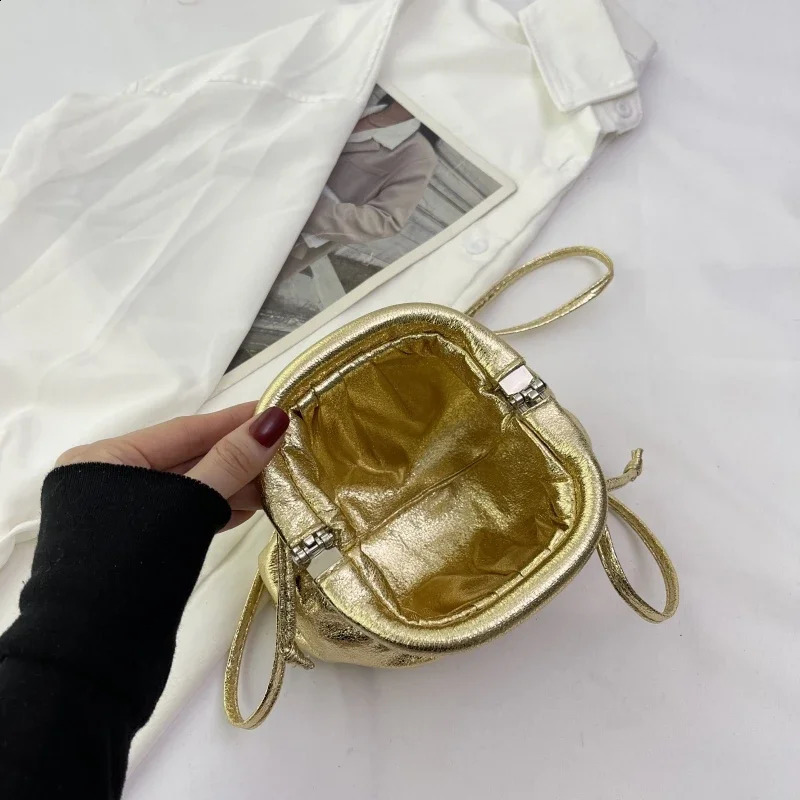 Fashion Woman Pleated Small Laser Crossbody Bag Simple Soft PU Leather Cloud Shoulder Bag Evening Party Clutches Purse Female 241223