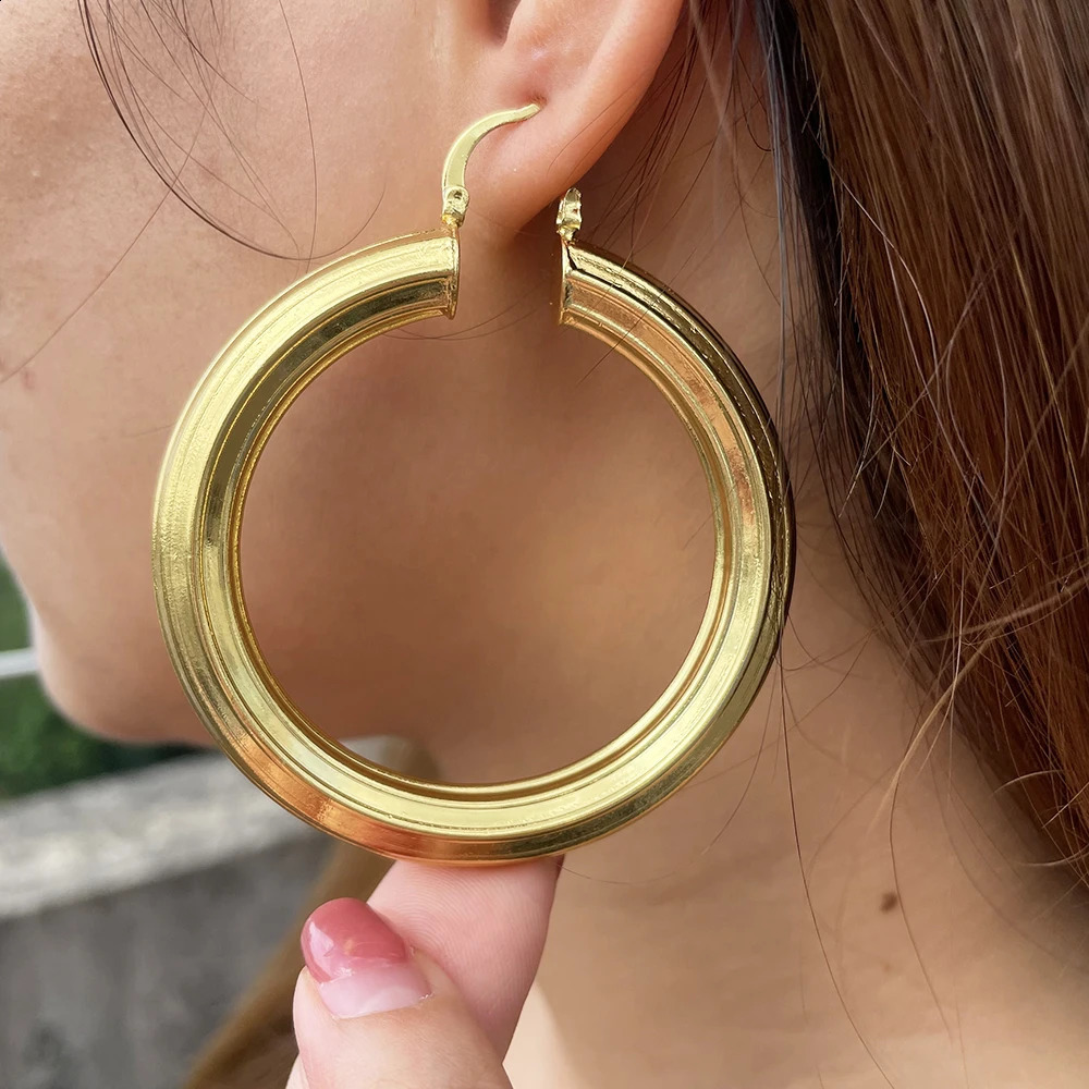 Big Hoop Earrings for Women Thick Metal Gold Color Twisted Loop Earrings 2025 Stud Trend Charm Large Earring 241224