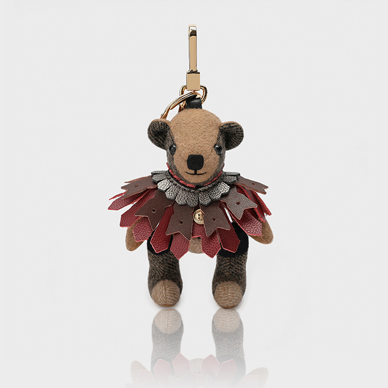 Stylish Handbag Charms Keyrings Leather Bear Pendant for Purses Keys and Bkpks Casual Lanyard with Classical Design L250928S2IF