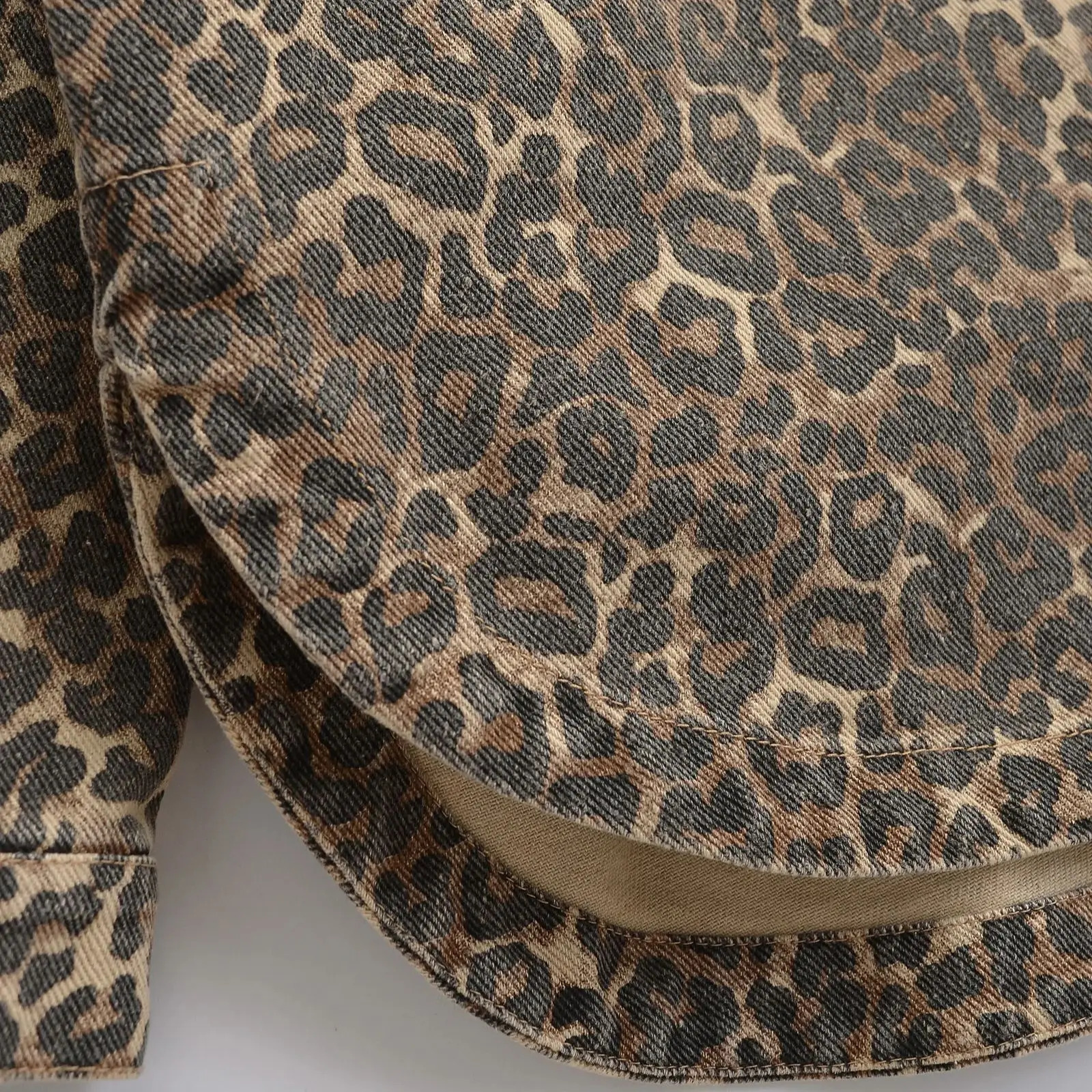 KAOPU ZA Womens Notched Collar Leopard Print Shirt Jacket Long Sleeve Casual Denim Vintage Fall Fashionable Jacket 241223