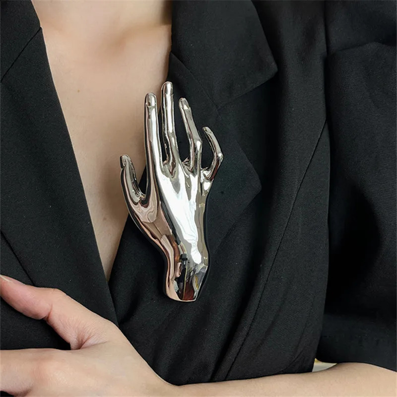 Hyperbole Metal Smooth Palm Hand Shape Large Broochs For Women Men Punk Unique Creative Suit Pin Party Jewelry 241224
