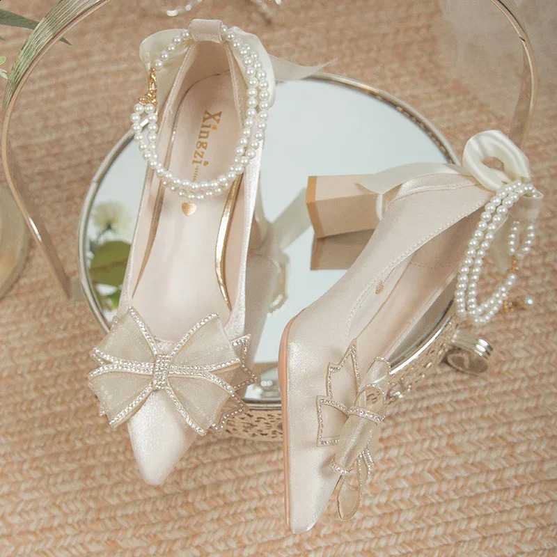 Bridal shoes fancy high heels pump womens elegant pearl strap wedding party shoes womens silk pointed toes 241223