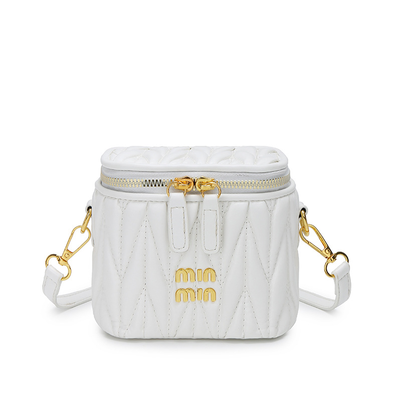 Free shipping 2025 new Single Shoulder Bags for Women lady flap black cosmetic bag crossbody bag