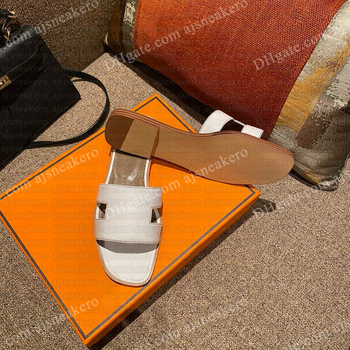 Designer sandals Sandals Brand Flat sandles Heels Beach Real Leather Slippers Letter Slides Women Flat Slide Flip flop Flops with Dust Bag 35-42 sandals 14