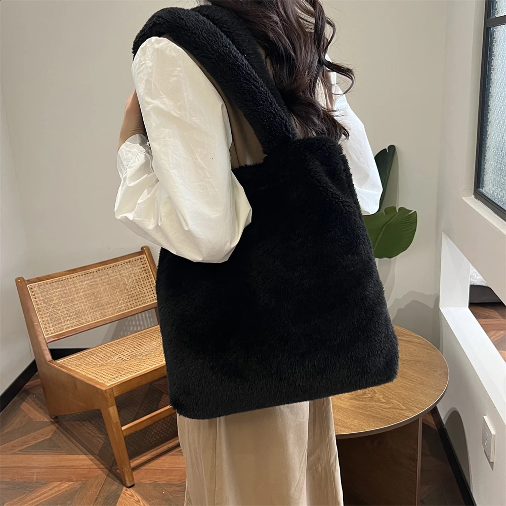 2025S New Free Shipping Designer Bag Womens Plush Underarm Winter Lamb Faux Fur Shoulder Solid Color Soft Fluffy Shopper Bags Large Capacity Casual To