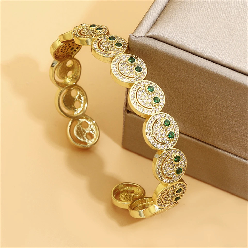 TrendMen Hiphop Rock Smiling Laugh Face Copper Zirconia Bangles For Men Gold Color Metal Crystal Party Wristlet Jewelry Gifts 241224