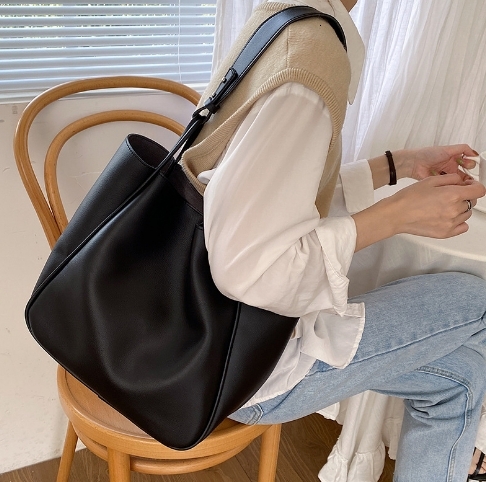 Large capacity bag for women 2024 new fashionable retro work commuting tote bag niche single shoulder armpit bag versatile #24 swissmilitary