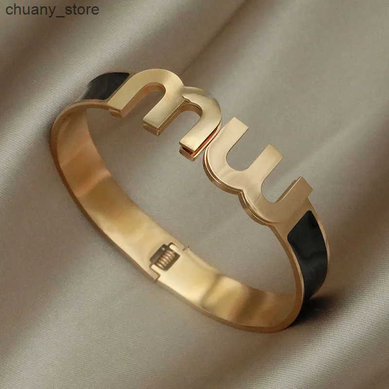 Chain Stainless Steel Metal Letter M Bangles s for Women Fashion Brand Jewelry Black Bangles Accessories L240910