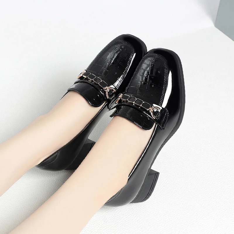 Vintage British Style Deep Mouth Patent Leather Shoes Women Pumps Spring Block High Heels Shoes Loafers Women Office Model 241225