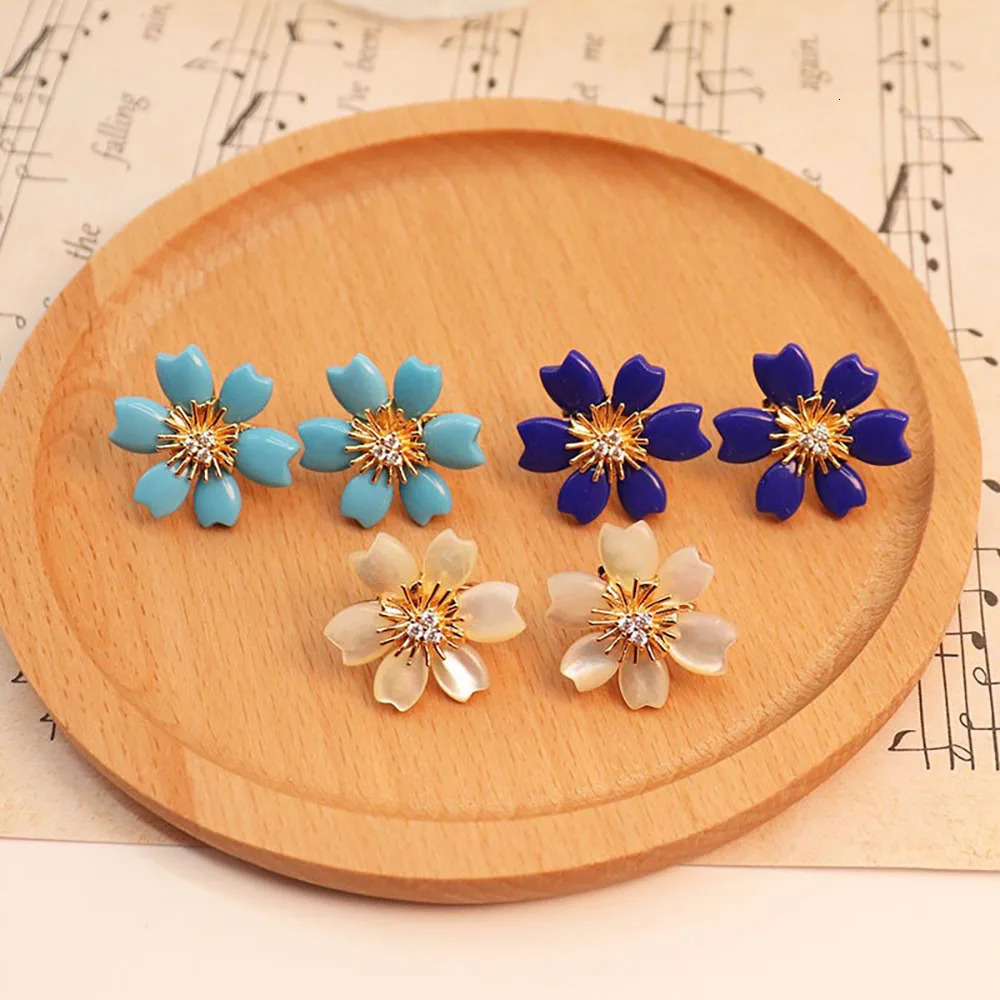 Trendy Sunflower Stud Earrings Copper Plated 18K Gold Light Jewellery Girls Fashion Gift Anniversary 241220