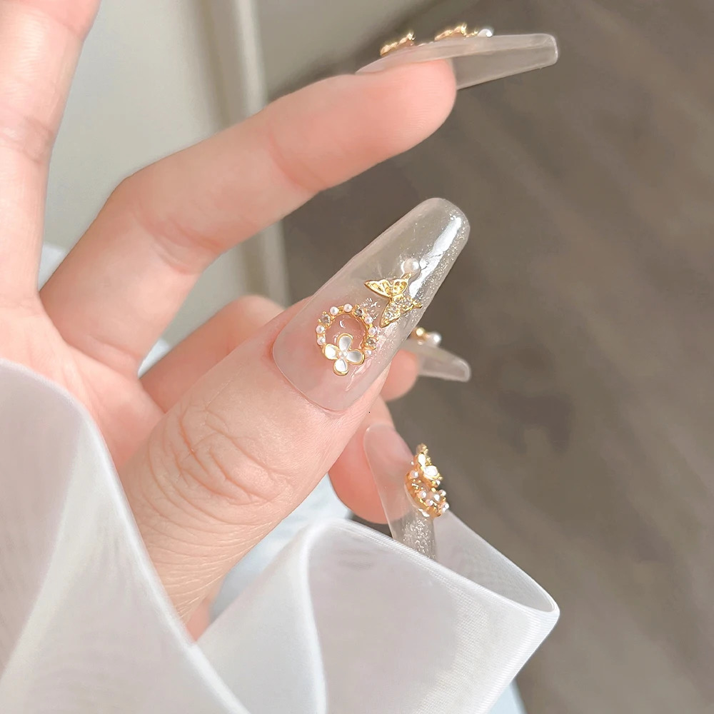 10 Pcs Internet celebrity garland pearl circle nail art jewelry small fragrance flower hollow three-dimensional nail 241225