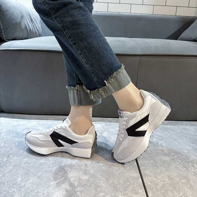 New Arrival Women Sneakers New Summer Causal Breathable Sneakers Fashion Lace Up Breathable Sneakers Platform Outdoor Walking Designer Shoes T250311