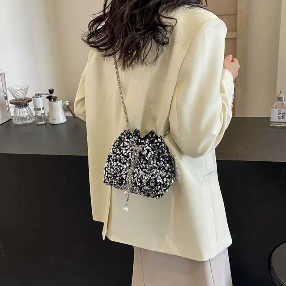 High Quality French Sparkling Banquet Bag Handbag Metal Chain Tassel Cross Body Bag Mini Wallet Glitter Shoulder Bag T241225