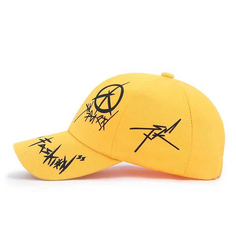 Fashionable yellow graffiti baseball cap with snap button hip-hop street casual printed foot cap mens spring and summer truck cap W241225