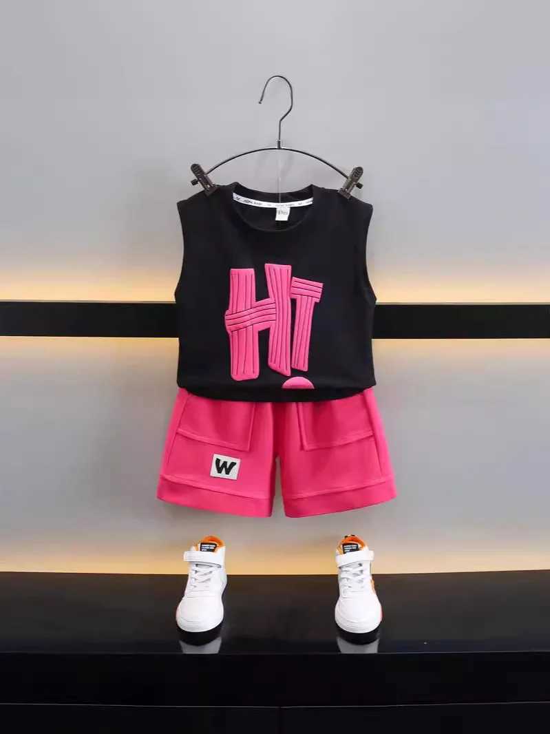 Clothing Sets Summer New Boys Suit Childrens Sleeveless Vest Baby Summer Boy Handsome Small Childrens Clothing Fashion Two-Piece SetY241225W1RT