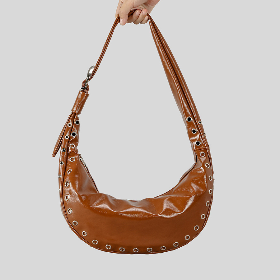 Fashion Rivet Half Moon Women Shoulder Bags Casual Hobos Handbags Retro Oil Wax Pu Leather Crossbody Trend Underarm Bag 2025
