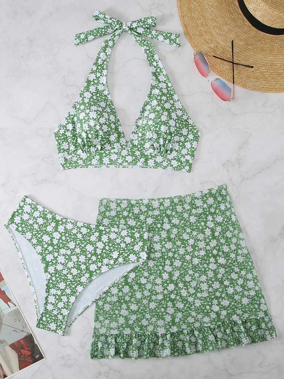 3-piece printed camisole bikini swimsuit with ruffled edge decoration beach skiing swimsuit 2024 womens beachwear womens swimsuitW241225