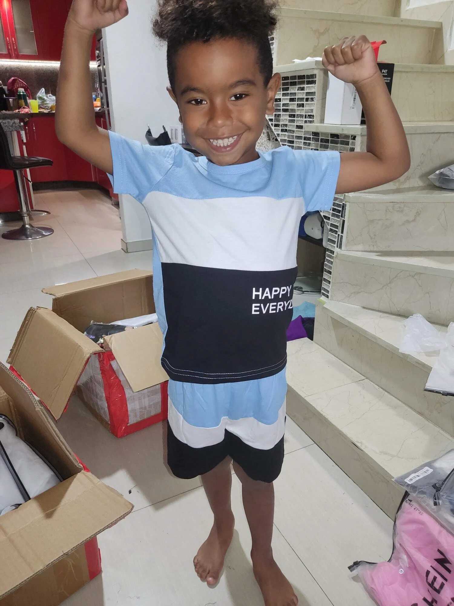 Clothing Sets Kukitty New Summer Kids Baby Boy Clothes Set Casual Short Sleeve Patchwork T-shirt Top + Short Pants Toddler Outfits for BoysY241225N8DJ