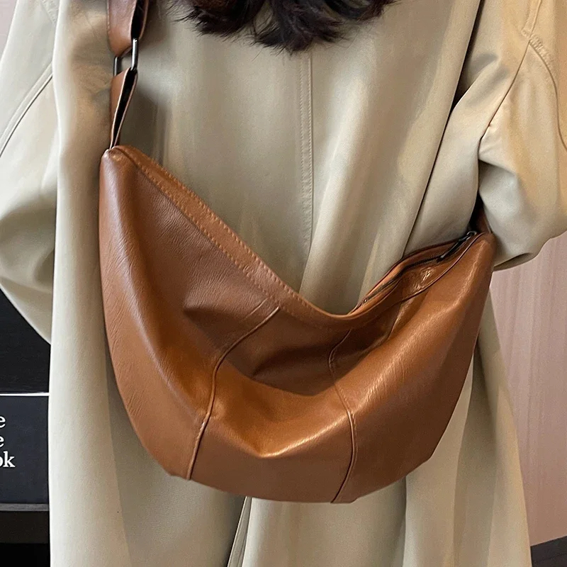 Half Moon PU Leather Zipper Crossbody Bags For Women Solid Color Large Capacity Shoulder Handbag 2023 Winter Dumpg Bag