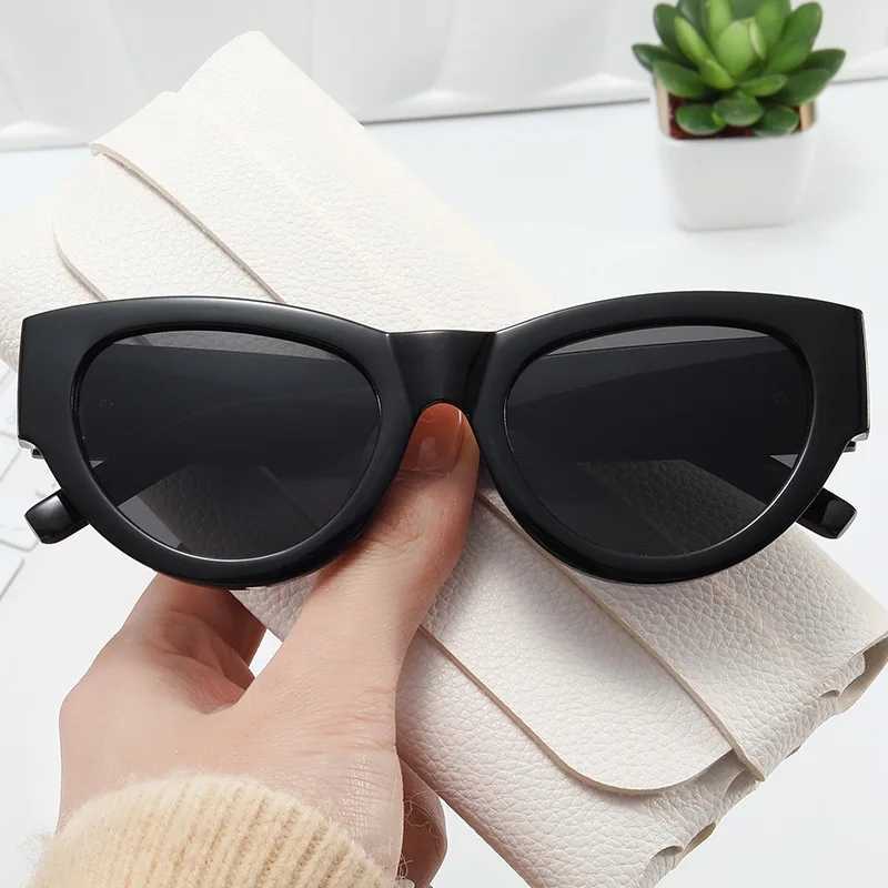 New Cat Eye Sunes Wen Luxury Brand Designer Fashion Black S Retro Sunes for Fem Eyewear UV400 Ocos De Sol X241225