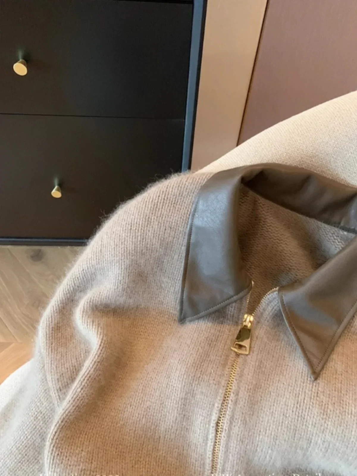 Women Leather Collar Patchwork Double Zipper Knit Cardigan Graceful Fit Temperament Outer Wear Lapel Knitted Jacket 241225