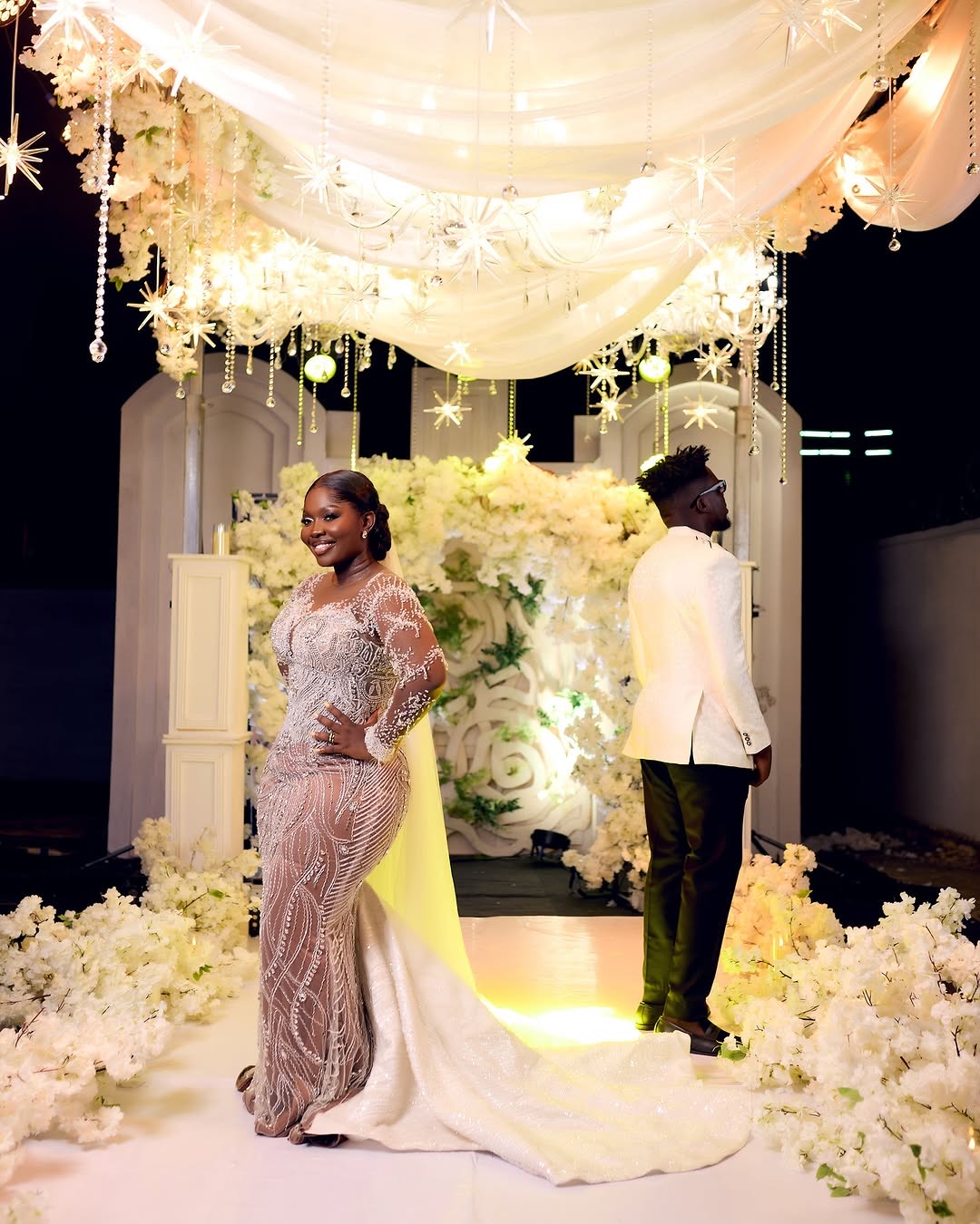2025 Arabic Aso Ebi Plus Size Ivory Lace Wedding Dresses Illusion Crystals Beaded Detachable Train Bridal Gowns Dress ZJ406